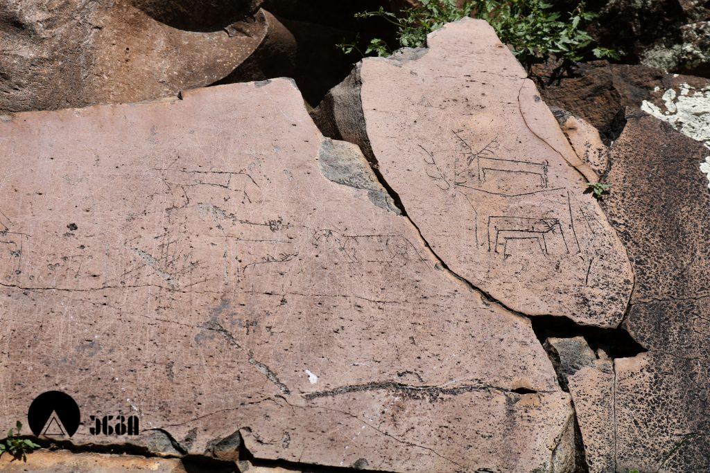 თრიალეთის პეტროგლიფები