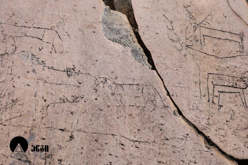 თრიალეთის პეტროგლიფები