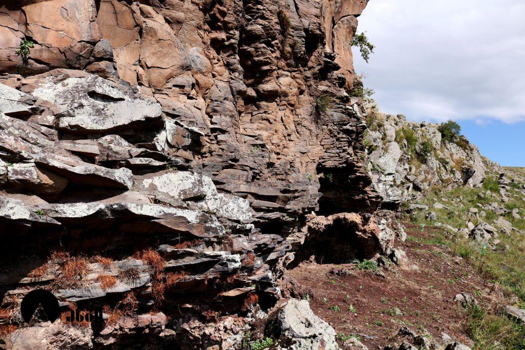 თრიალეთის პეტროგლიფები