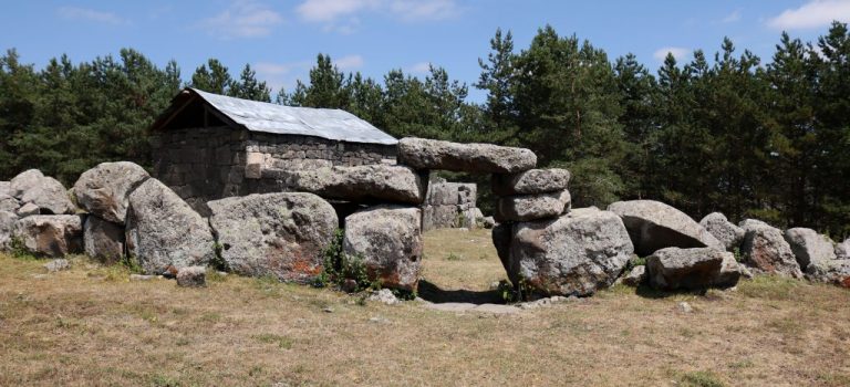 თეჯისის აია კონსტანტინი თეჯისის აია კონსტანტინი