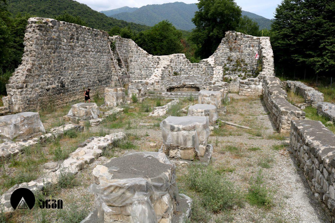 დოლოჭოპის სატაძრო კომპლექსი