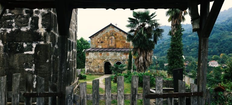 ლიხაურის ღვთისმშობლის ეკლესია ლიხაურის ღვთისმშობლის ეკლესია