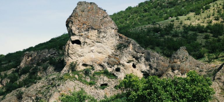 ნახიდურისა და თავგურგალას გამოქვაბულები (კლდის სოფლები) ნახიდურისა და თავგურგალას გამოქვაბულები (კლდის სოფლები)