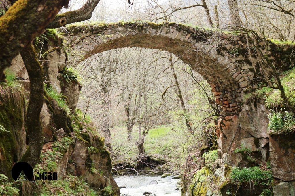 ფოლადაურის თაღოვანი ხიდი