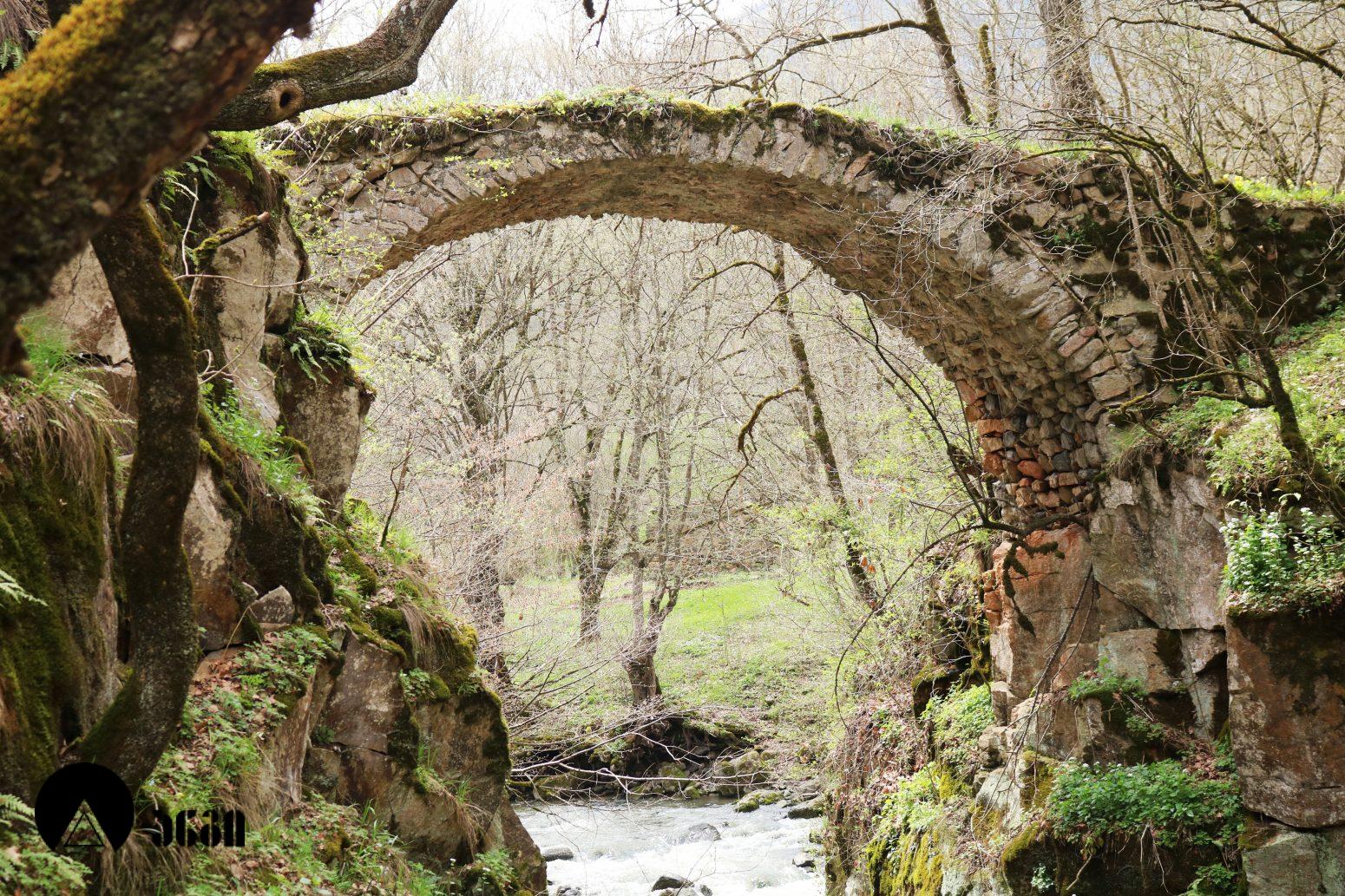 ფოლადაურის თაღოვანი ხიდი