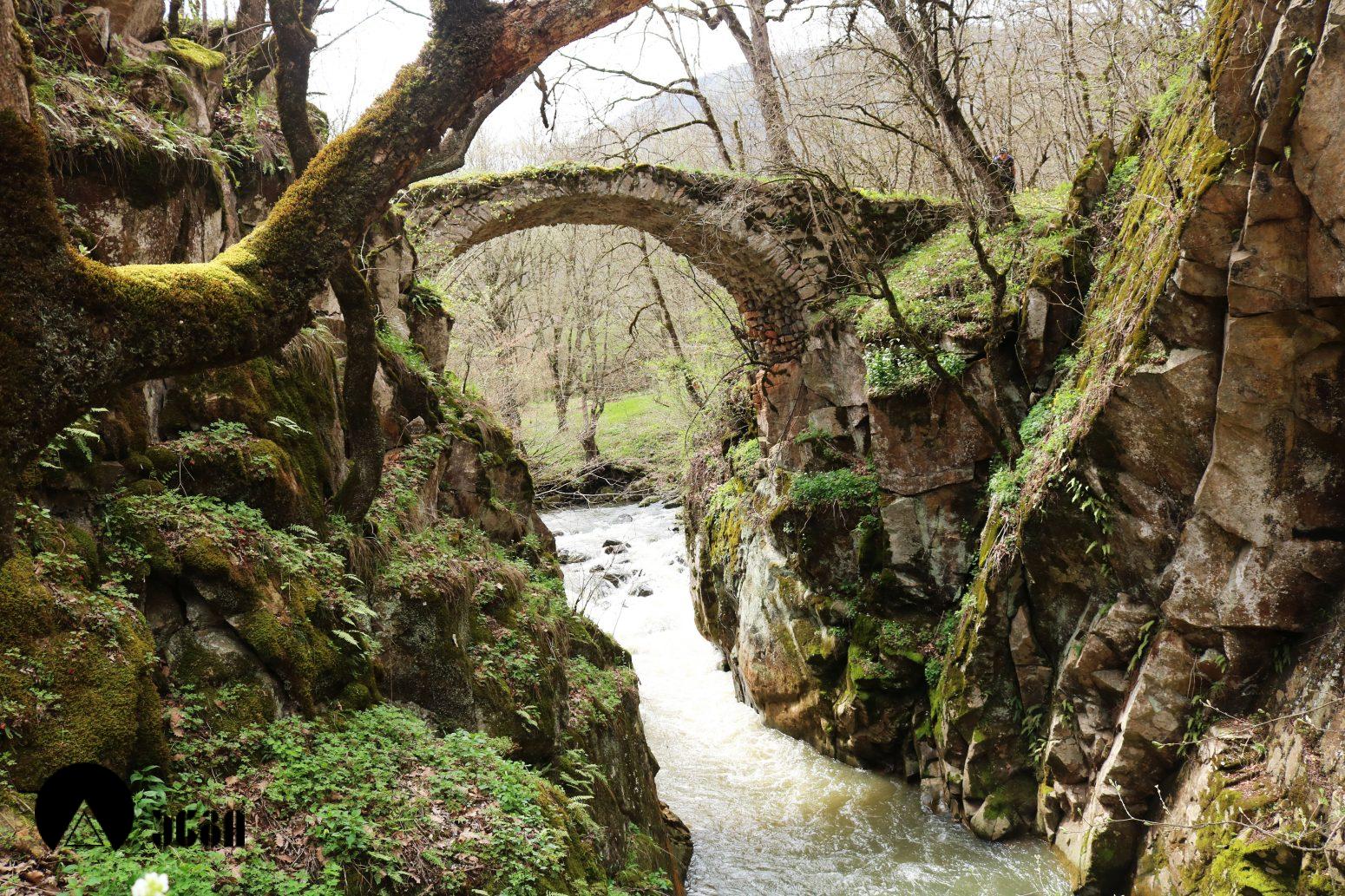 ფოლადაურის თაღოვანი ხიდი