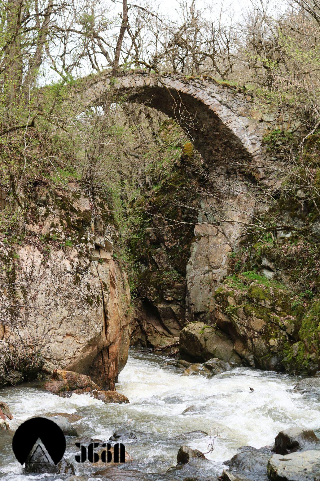 ფოლადაურის თაღოვანი ხიდი