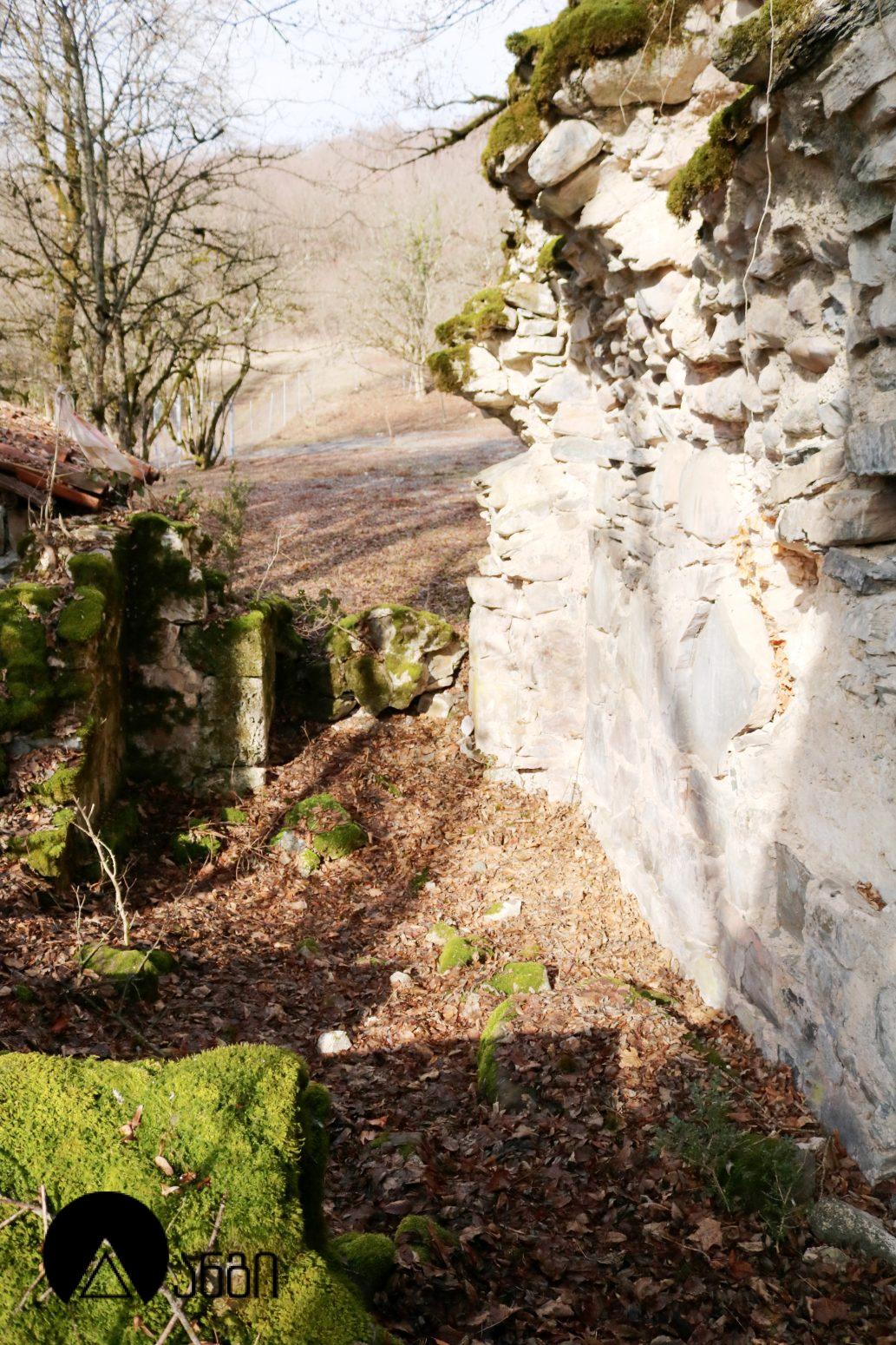 ლეჩურის ღვთისმშობლის ეკლესია ("ადგილის დედა")