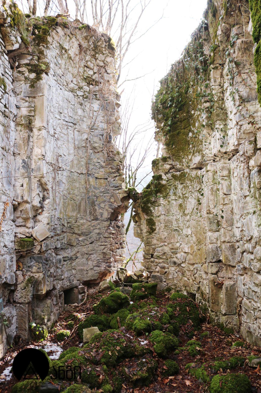 ლეჩურის ღვთისმშობლის ეკლესია ("ადგილის დედა")