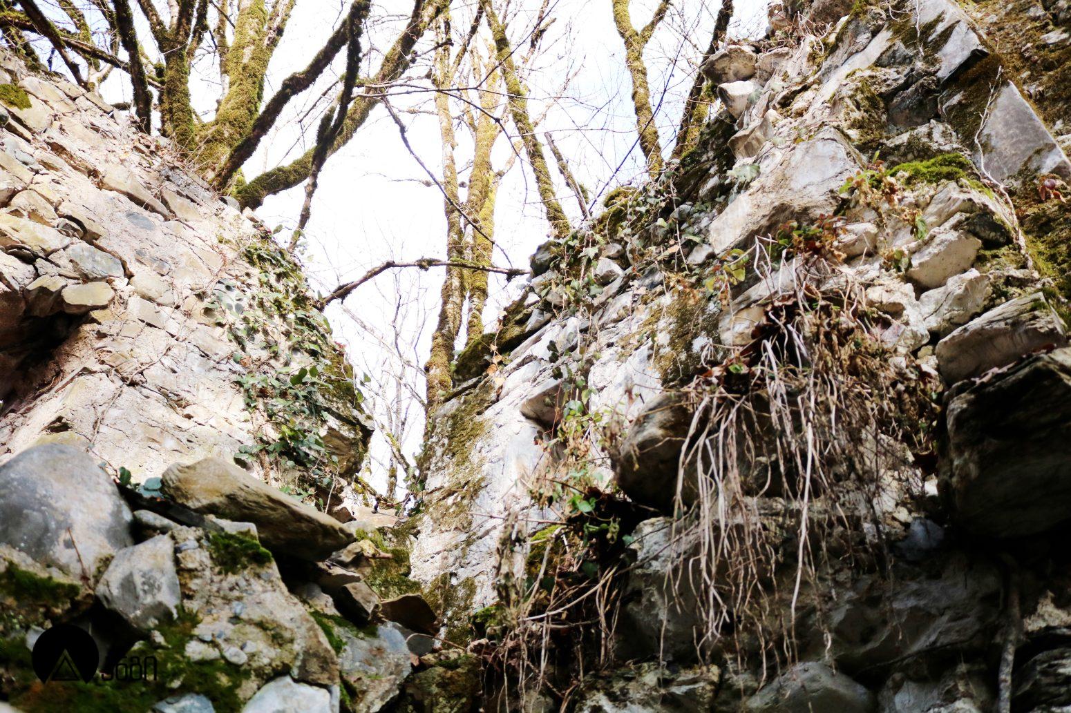 ლეჩურის ღვთისმშობლის ეკლესია ("ადგილის დედა")