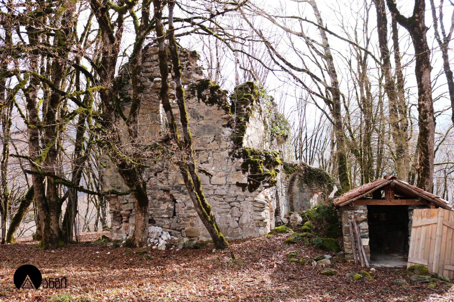 ლეჩურის ღვთისმშობლის ეკლესია ("ადგილის დედა")